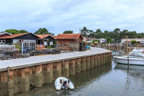 Piraillan village de Lège Cap Ferret hébergement activités commerces