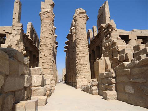 Karnak - Wikipedia