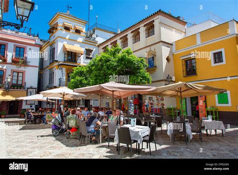 Seville Plaza Venerables Banque De Photographies Et Dimages Haute