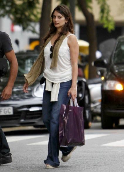 Penelope Cruz style & looks - photos