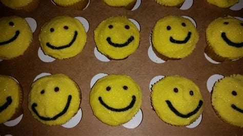 Smiley face cupcakes for a carnival | Smiley, Smiley face, Desserts