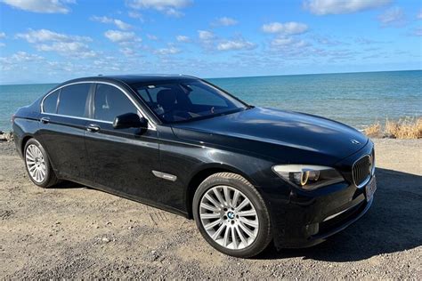 Caprice Limousine Luxury Transfer Cairns Airport To Mission Beach