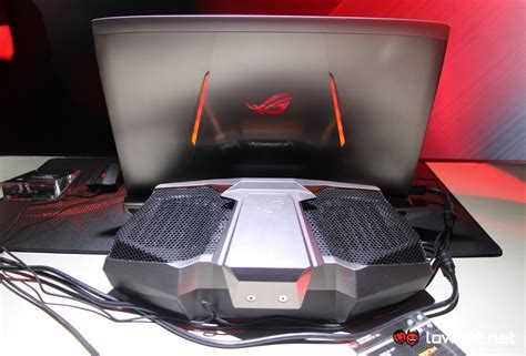 Computex 2016 ASUS ROG GX800 Liquid Cooled Gaming Laptop Offers Two