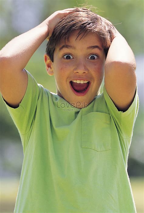 Niño Sorprendido Expresión Foto Descarga Gratuita HD Imagen de Foto