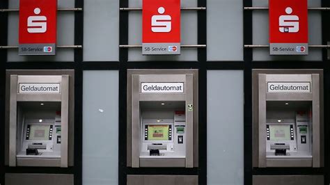 Bargeld Wird Teuer Diese Sparkassen Kassieren Fürs Abheben N Tv De