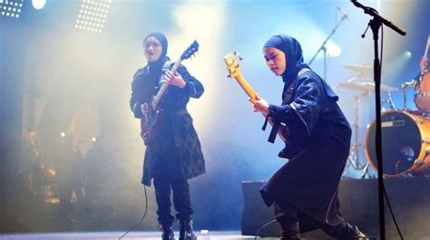 9 Potret Voice Of Baceprot Band Metal Hijaber Asal Garut Yang Sedang