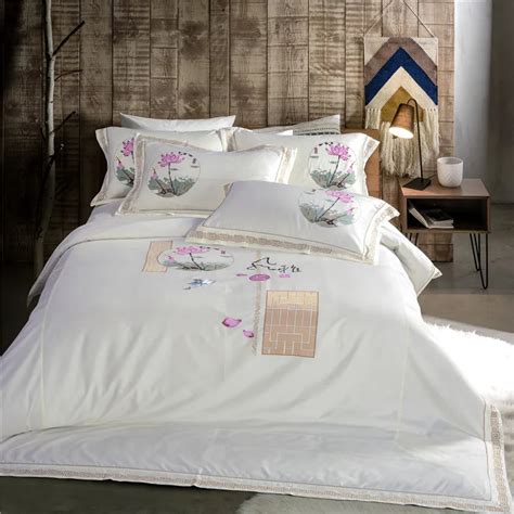 Classical Style Lotus Embroidery Luxury Bedding Set 4pcs King Queen