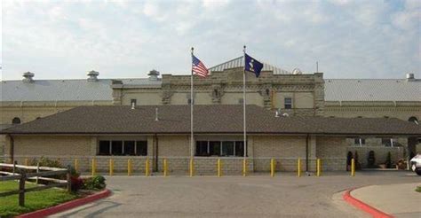 Inmate death reported at Hutchinson Correctional Facility | 101.3 KFDI