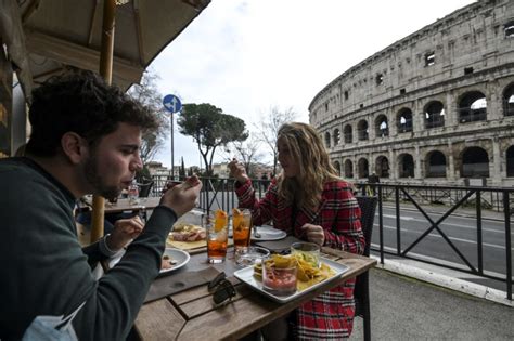 Dal Aprile Zone Giallo Rafforzato Riaprono Ristoranti All Aperto