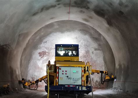 西渝高铁石家梁隧道双向掘进均突破1000米 四川在线