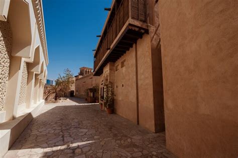 Dubai velho ruas árabes tradicionais em histórico Foto Premium