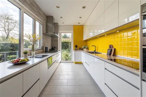 17 Vibrant Yellow Backsplash Kitchen Ideas