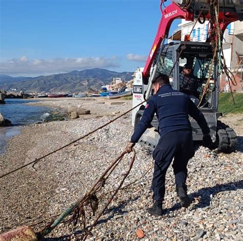 Torre Faro La Guardia Costiera Libera Spiagge E Fondali Foto E Video