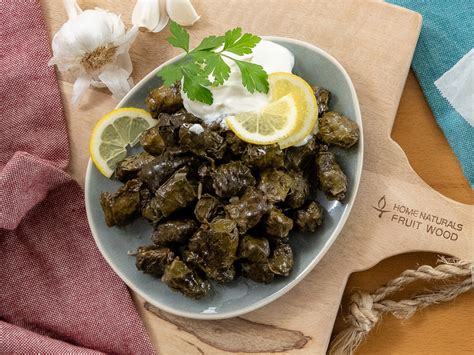 Yarpaq Dolmasi Gefüllte Weinblätter mit Joghurt Hier leben