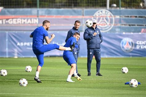 Foot Le Psg Reprend Lentraînement Mercredi Matin