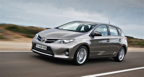 Używana Toyota Auris II 2012 Czy warto kupić