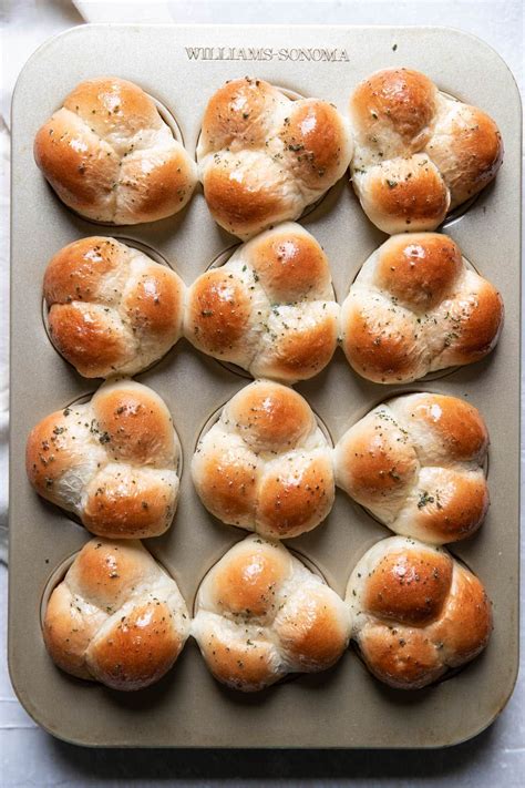 Cloverleaf Buttery Herb Dinner Rolls Recipe Rhodes Rolls Recipes