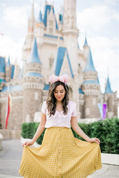 Spring Minnie Disneybound At Tokyo Disneyland ~ Emmy De León