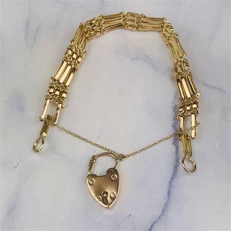 9k 9ct Rose Gold Antiquevintage Gate Link Bracelet W Heart Etsy In 2021 Heart Shaped