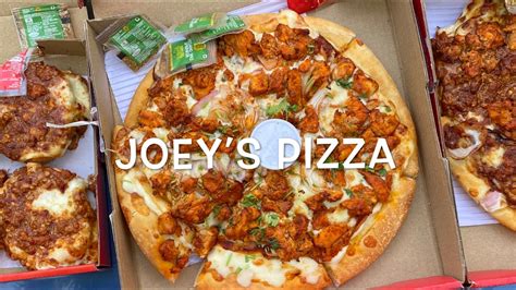 Joeys Pizza Andheri Mumbai Chicken Tikka Pizza Indian Pizza Youtube