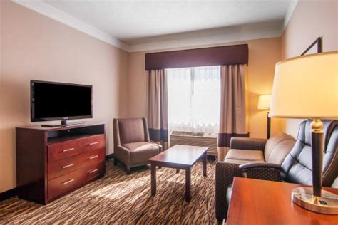 COMFORT SUITES $119 ($̶1̶3̶7̶) - Updated 2018 Prices & Hotel Reviews ...