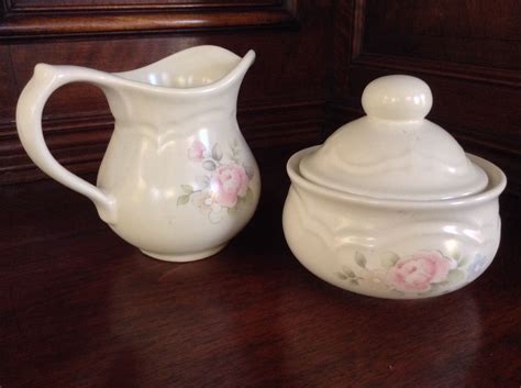 Pfaltzgraff Tea Rose Lidded Sugar And Creamer Creamer Pfaltzgraff