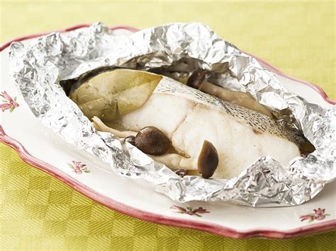 白身魚のホイル包み焼き｜レシピ｜エスビー食品株式会社