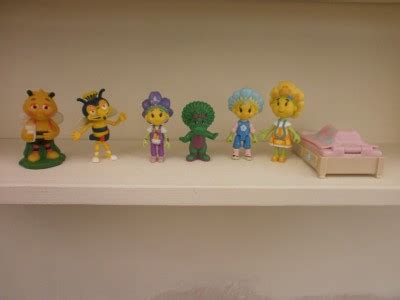 FIFI AND THE FLOWERTOTS FIGURES. FIFI, VIOLET,STINGO, PRIMROSE, BUMBLE