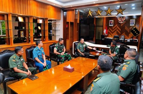 Ksad Maruli Ke Kapuspen Prajurit Tni Harus Berani Bicara Di Depan Umum