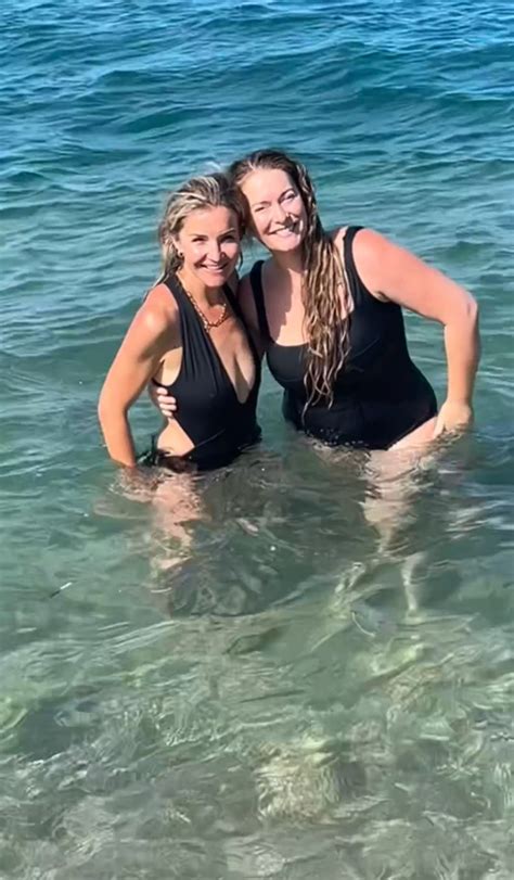 Strictly S Helen Skelton Shows Off Her Stunning Figure In Bikini On