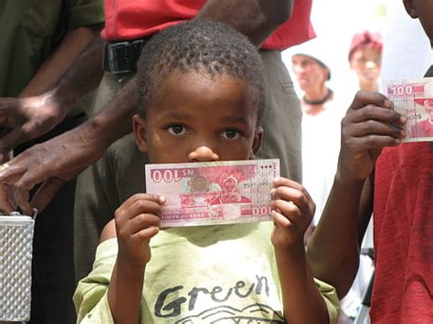 Namibia Un Nuovo Libro Sulla Sperimentazione Del Reddito Di Base Bin