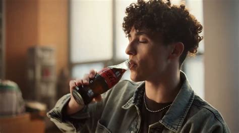 Coca Cola lança campanha global do Coke Studio ao som de Queen