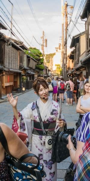 Night Walk In Gion Kyoto S Geisha District Getyourguide