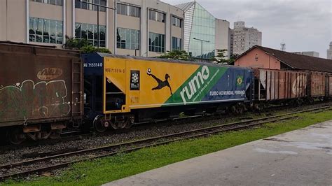 Trem vazio em Jaraguá do Sul SC 30 10 23 vagão temático da Rumo