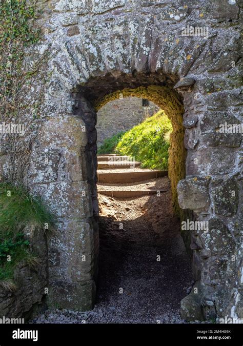 Dunnottar castle interior hi-res stock photography and images - Alamy