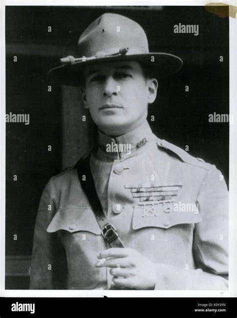 Major General Douglas Macarthur Hi Res Stock Photography And Images Alamy