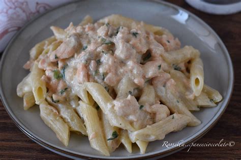 Pennette Salmone E Stracchino Primo Piatto Di Pasta Cremosa