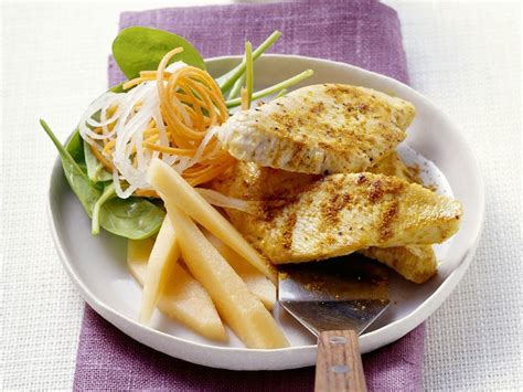 Putenschnitzel Mit Gem Sesalat Rezept Eat Smarter