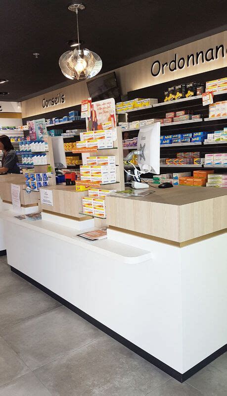 Aménagement d une pharmacie à Fontenay le Comte TM Agencement