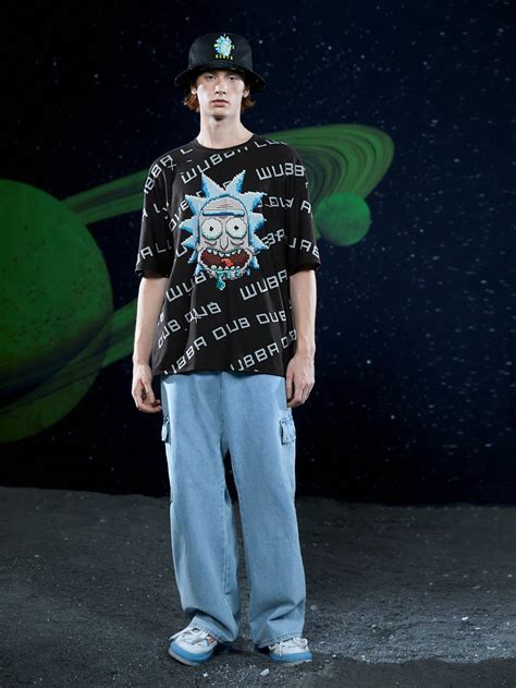 Rick and Morty X SHEIN Hombres Camiseta de hombros caídos con estampado