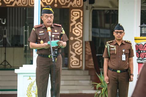 Kejaksaan Tinggi Papua Barat Laksanakan Apel Pencanangan Zona