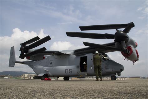 Mv 22 Ospreys Arrive At Mcas Iwakuni Osprey Helicopter Osprey Mv 22