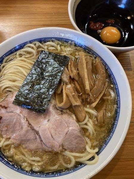 『新塩ラーメン、並、生卵』自家製中華そば としおかのレビュー ラーメンデータベース