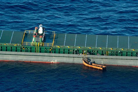 Strage Al Largo Di Lampedusa 41 Migranti Morti In Un Naufragio