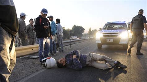 Perdió su acoplado en espectacular accidente en Circunvalación y Mendoza