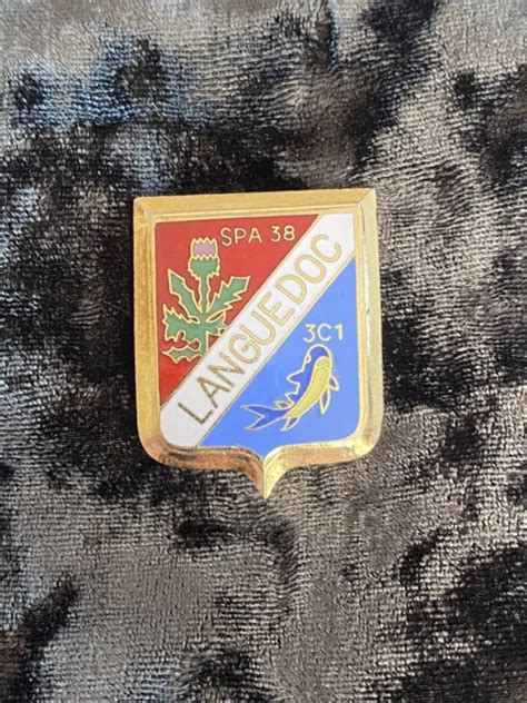 INSIGNE MILITAIRE ARMÉE de l air Escadron De Chasse 3 7 Languedoc A1015