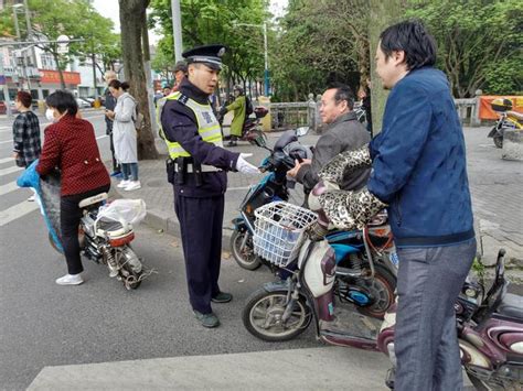 紧盯全市各复杂路口，上海全警联动整治非机动车行人交通违法 每日头条