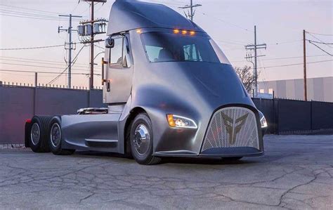 Thor Trucks Electric Big Rig Aims To Put The Hammer Down On Tesla Semi Slashgear