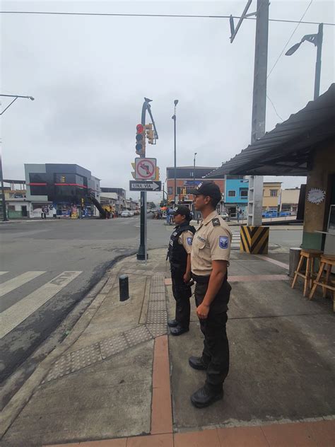 Policía Ecuador On Twitter Por Tu Seguridad🚔🚨 Mantenemos Presencia