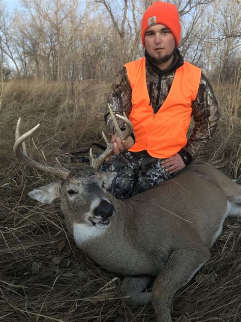 Nebraska Whitetail Mule Deer Hunts Guide Outfitter